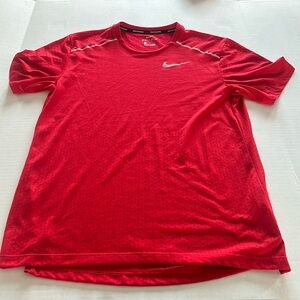 men’s small nike shirt